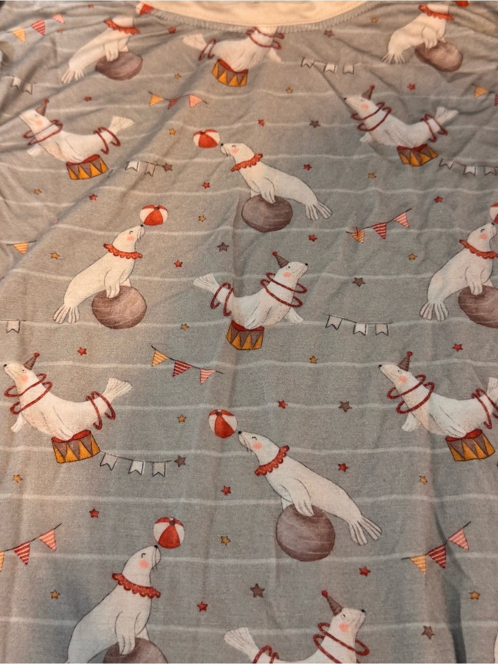 Little One Shop Seal Pattern Bamboo 2 Piece Pajama Set - Picture 2 of 5